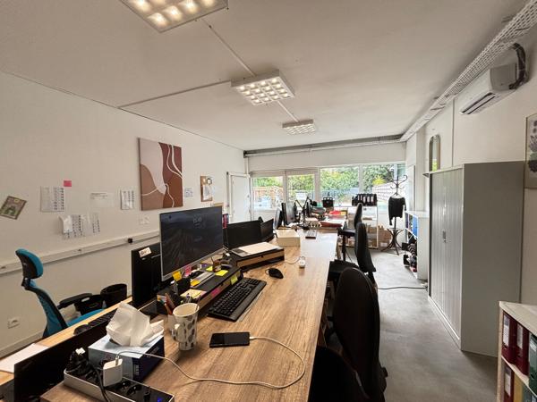 Bureaux à louer Rezé proximité centre commercial et espace extérieur