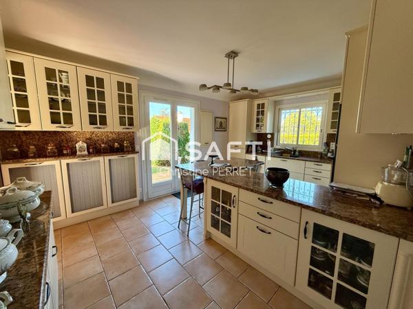 Villa familiale basque avec piscine ,garage et jardin