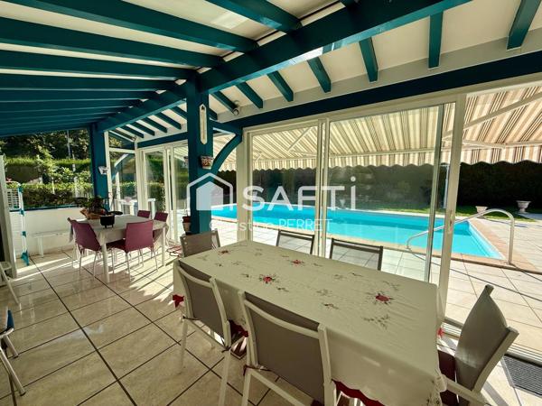 Villa familiale basque avec piscine ,garage et jardin