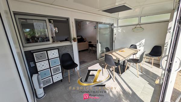 Maison rénovée de 53 M²  + véranda 11 m² + parking à CANET PLAGE