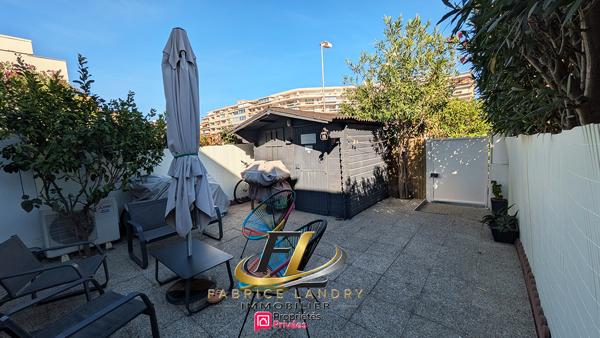 Maison rénovée de 53 M²  + véranda 11 m² + parking à CANET PLAGE