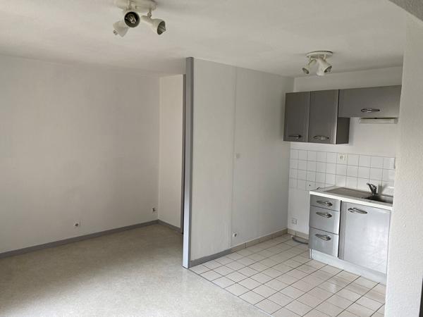 Loue Bourg T2 Bis en duplex quartier calme