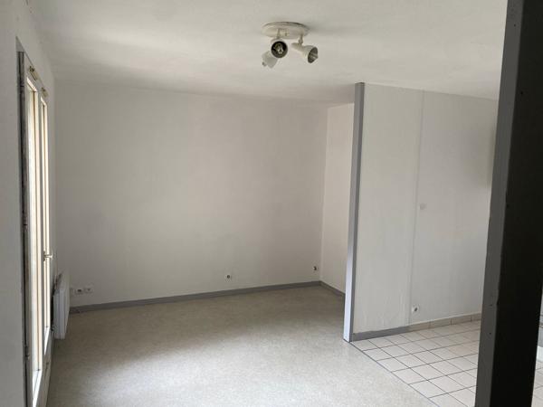 Loue Bourg T2 Bis en duplex quartier calme