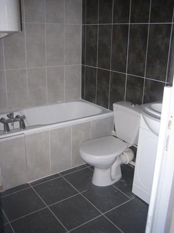 Loue Bourg T2 Bis en duplex quartier calme