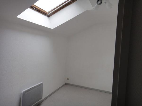 Loue Bourg T2 Bis en duplex quartier calme