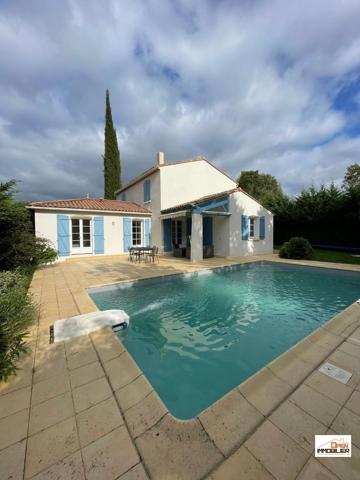 Superbe maison d’architecte avec jardin arboré et piscine