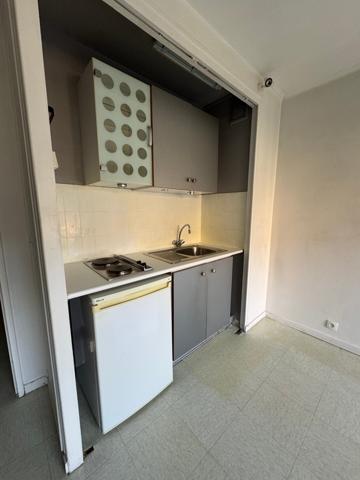 Studio + Jardin + Pkg + Cave! Secteur Basoche!!!