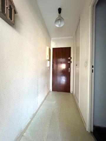 Studio + Jardin + Pkg + Cave! Secteur Basoche!!!