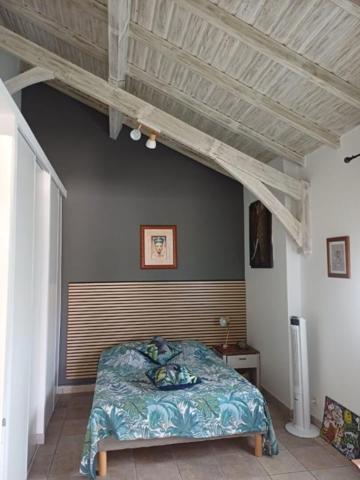 Penthouse d'Exception aux Trois-Îlets : 126 m², 47 m² de terrasse, garage et cave inclus