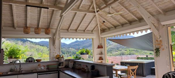 Penthouse d'Exception aux Trois-Îlets : 126 m², 47 m² de terrasse, garage et cave inclus