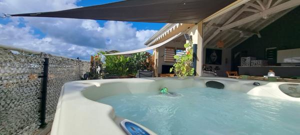 Penthouse d'Exception aux Trois-Îlets : 126 m², 47 m² de terrasse, garage et cave inclus