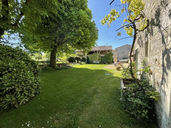 Price reduction Stone house 5 minutes from Chaunay