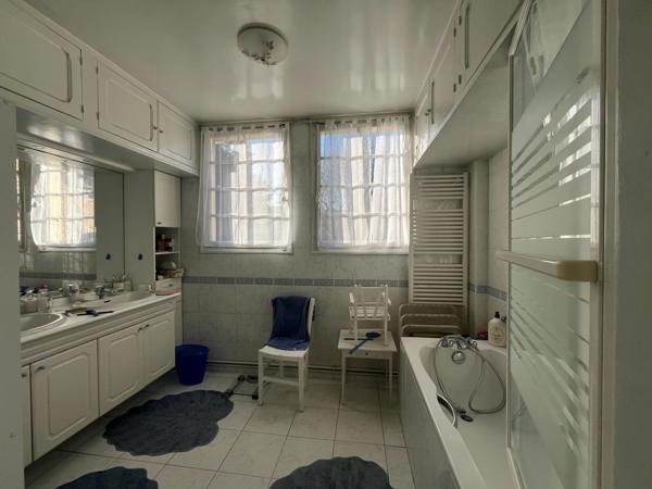 Vente Maison de luxe Mont-Saint-Aignan 8 Pièces 217 m²