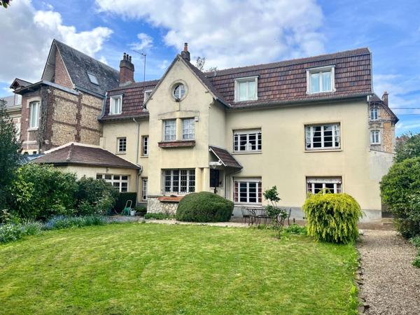 Vente Maison de luxe Mont-Saint-Aignan 8 Pièces 217 m²