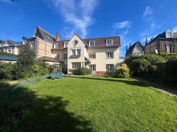 Vente Maison de luxe Mont-Saint-Aignan 8 Pièces 217 m²