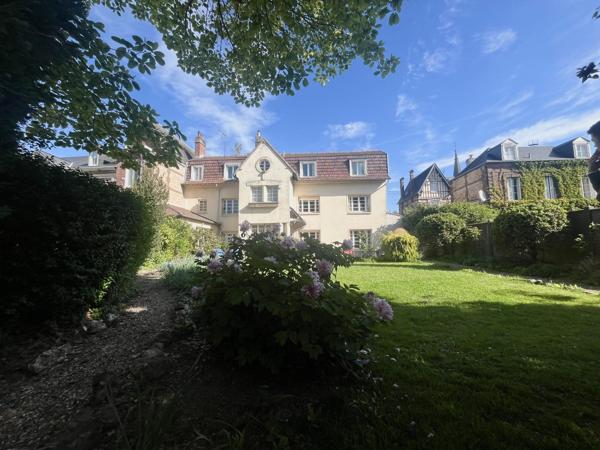 Vente Maison de luxe Mont-Saint-Aignan 8 Pièces 217 m²