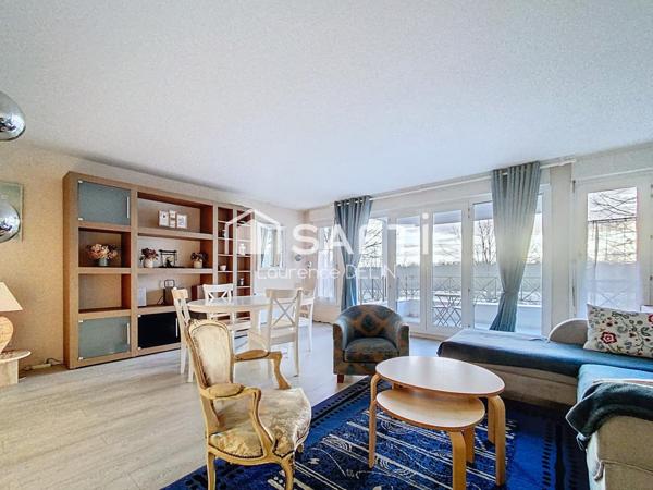 LUMINEUX GRANDE PIECE DE VIE BALCON SANS VIS A VIS