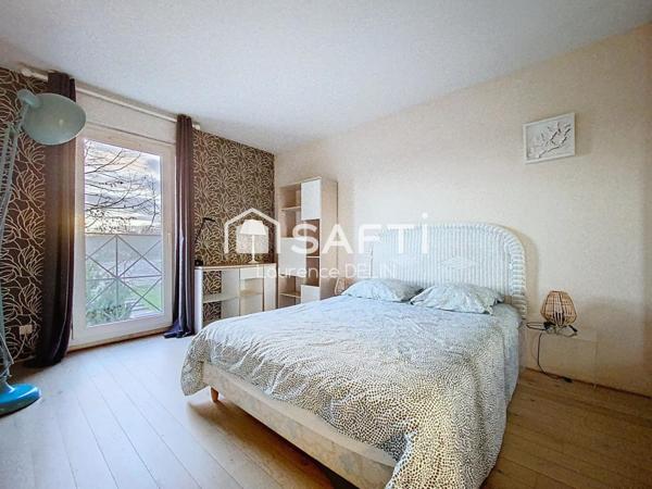 LUMINEUX GRANDE PIECE DE VIE BALCON SANS VIS A VIS