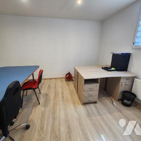 Ateliers et bureaux à Cherré