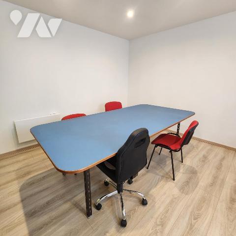Ateliers et bureaux à Cherré