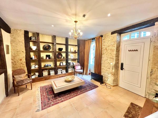 Immeuble 4 gîtes Centre Historique EAUZE