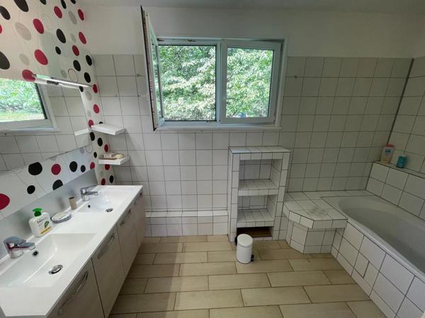 Vente                                                      Maison
                        
                     7 pièces                      105 m2                     à Schirmeck