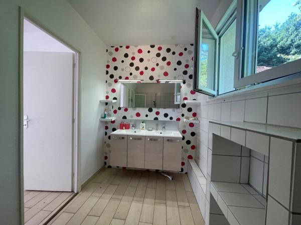Vente                                                      Maison
                        
                     7 pièces                      105 m2                     à Schirmeck