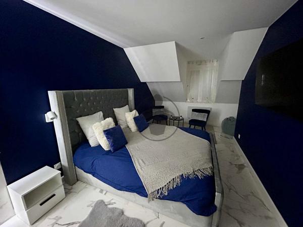 Vente                                                      Immeuble
                        
                     3 pièces                      49 m2                     à Saint-Quentin