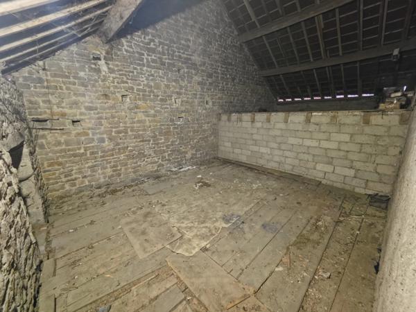 Maison à vendre 71 m² habitables, jusqu’à 180 m² exploitables COURBOUZON (39)