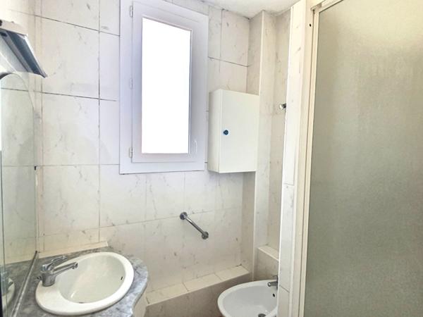 Appartement 68 m2 - St Barnabé - dernier étage - vue mer- stationnement privé