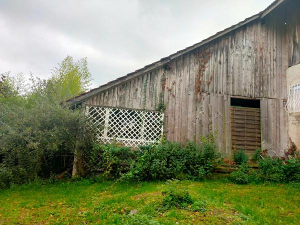 Dpt Haute Savoie (74), à vendre PEILLONNEX maison P3 - Terrain de 1 400,00 m², proche Genève, 2 chambres, ferme renovée, ferme à renovée,