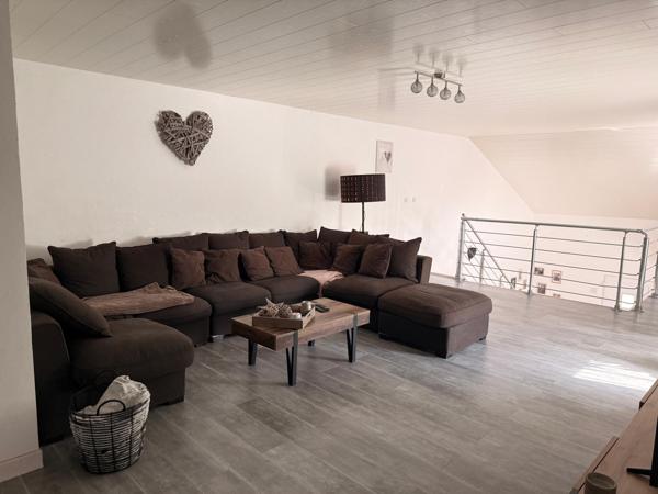 Maison de 182 m2 rénovée, 3 ch, dépendances et terrain