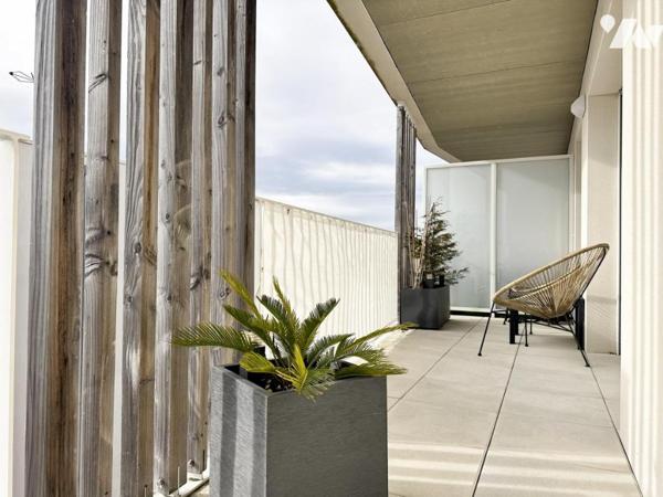 ST HERBLAIN BOURG - 2 CHAMBRES - TERRASSE - ASCENSEUR - PARKING