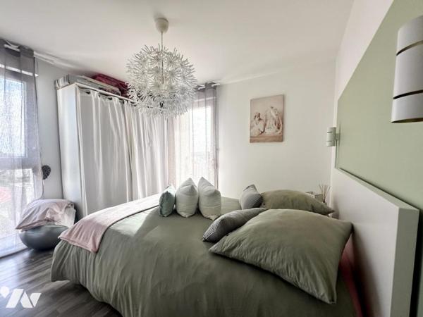 ST HERBLAIN BOURG - 2 CHAMBRES - TERRASSE - ASCENSEUR - PARKING