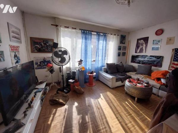 Maison louée, 2 chambres, un garage