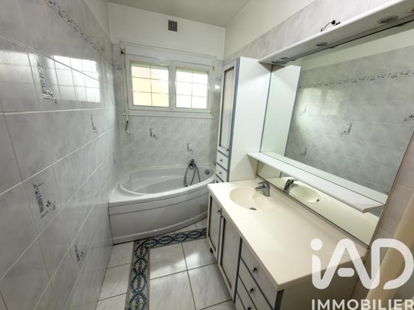 Maison à vendre 7 pièces 214 m² Le Mesnil-sur-Oger