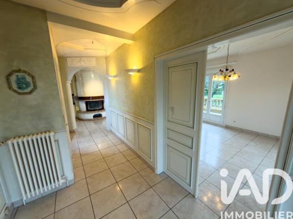 Maison à vendre 7 pièces 214 m² Le Mesnil-sur-Oger