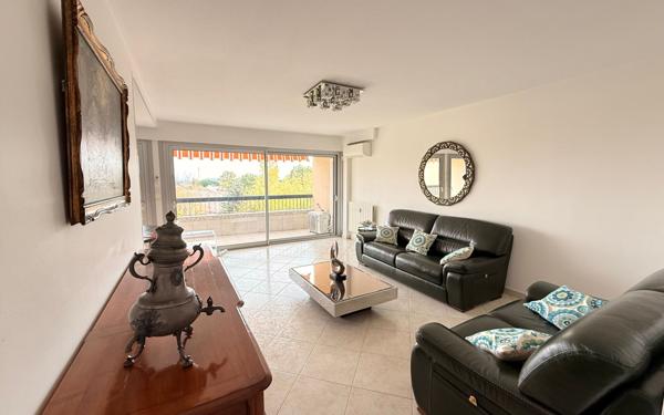 Appartement à louer    3 pièces • 72 m2 Villeneuve-Loubet