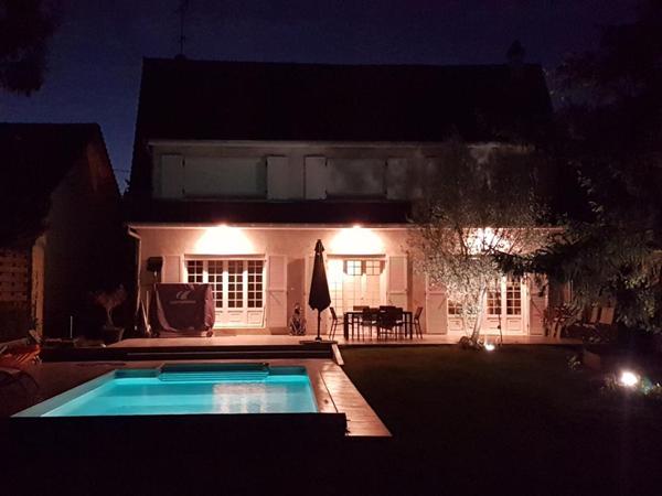 Yerres , Maison 205 m² , Piscine chauffée , Secteur recherché