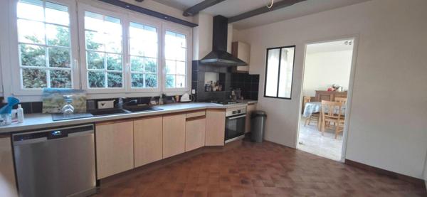 Yerres , Maison 205 m² , Piscine chauffée , Secteur recherché