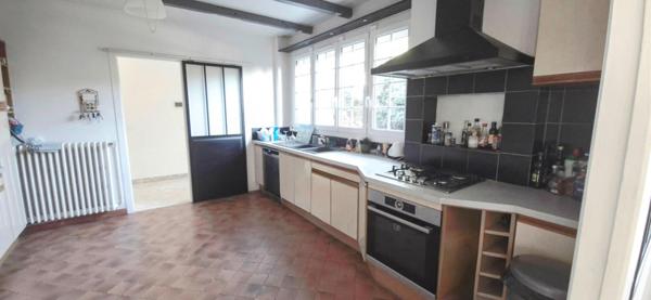 Yerres , Maison 205 m² , Piscine chauffée , Secteur recherché