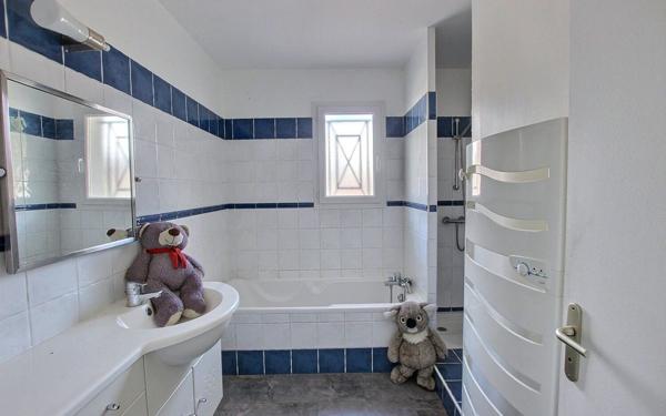 Maison à vendre    5 pièces •  Narcastet