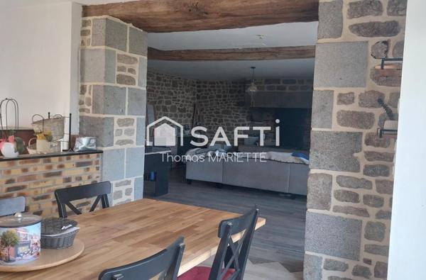 Maison en pierre débordant de charme