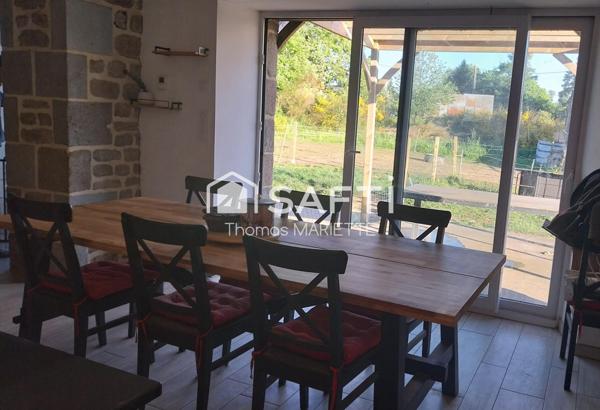 Maison en pierre débordant de charme