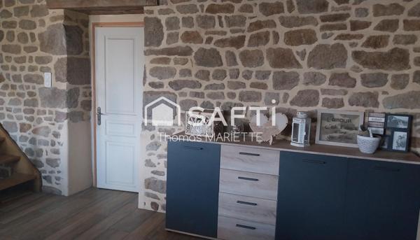 Maison en pierre débordant de charme