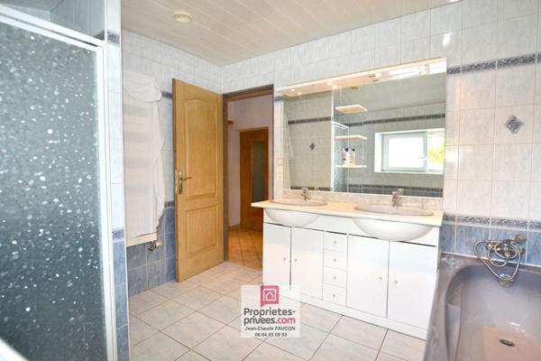 Maison  6 pièce(s) 141 m2