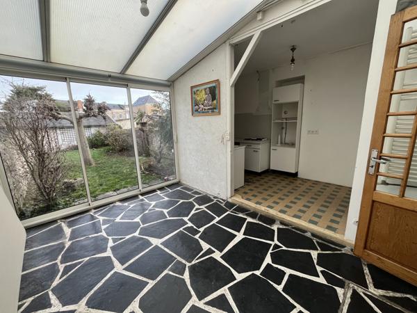 Thouars (79100) ref 99490 A Saisir ! THOUARS Centre proche commerces, belle maison de 1900 de 115 m2 avec jardin