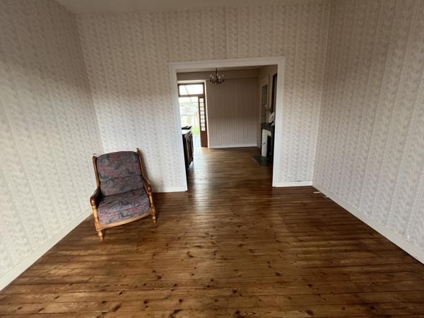 Thouars (79100) ref 99490 A Saisir ! THOUARS Centre proche commerces, belle maison de 1900 de 115 m2 avec jardin