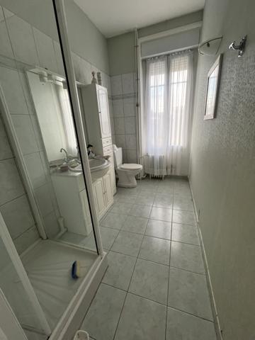 Thouars (79100) ref 99490 A Saisir ! THOUARS Centre proche commerces, belle maison de 1900 de 115 m2 avec jardin