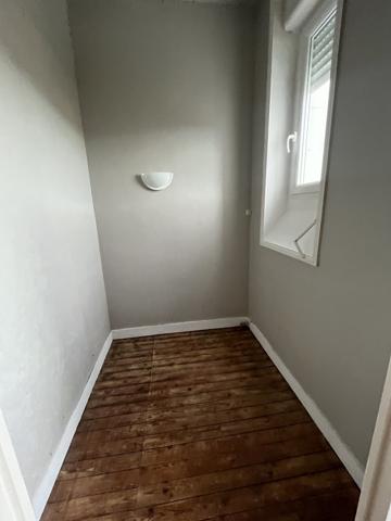 Thouars (79100) ref 99490 A Saisir ! THOUARS Centre proche commerces, belle maison de 1900 de 115 m2 avec jardin